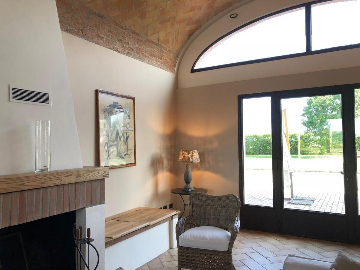 Via D' 8 Bed & Breakfast *